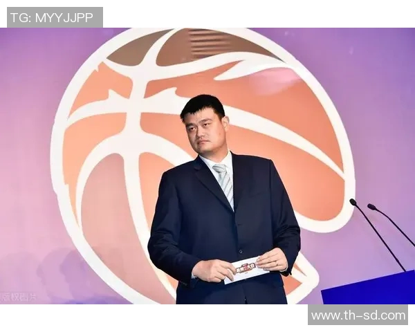 足球明星们惊叹姚明的身高与气质共同欣赏他的照片与视频精彩瞬间 足球明星们惊叹姚明的身高与气质共同欣赏他的照片与视频精彩瞬间